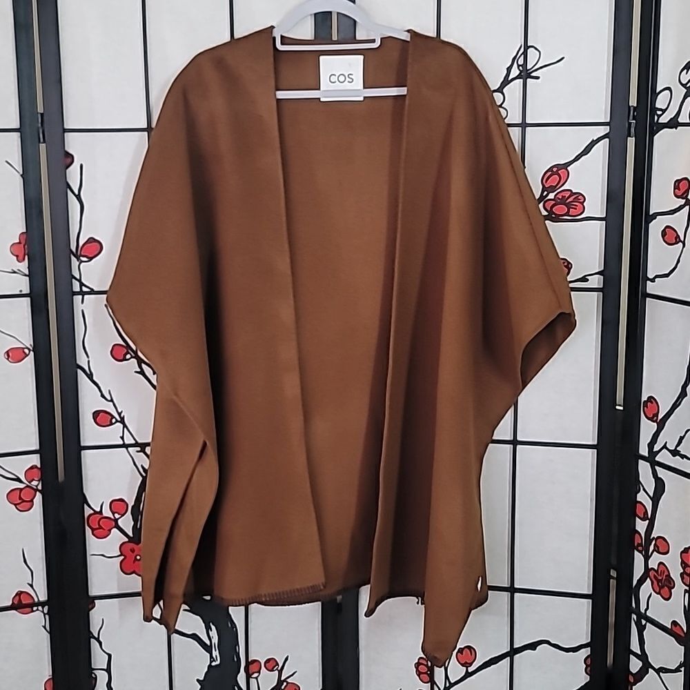 COS Contrast-Stitch Cape - Picture 2 of 8